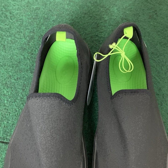 OOFOS OOmg eeZee Low Black Comfort Slip On Recovery Shoes Women's 9 US - Picture 7 of 11